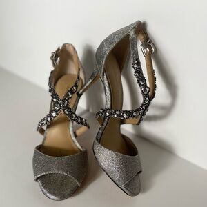 Antonio Melani~Leather~Open Toe~Rhinestone Buckle T-Strap~Stiletto Heel~Size 5.5